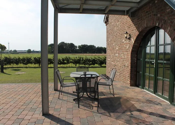 בית הארחה Hoevelshof 3*