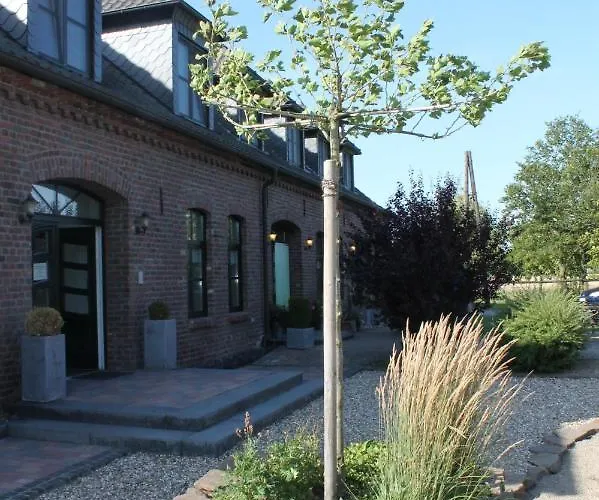 Konukevi Hoevelshof 3*